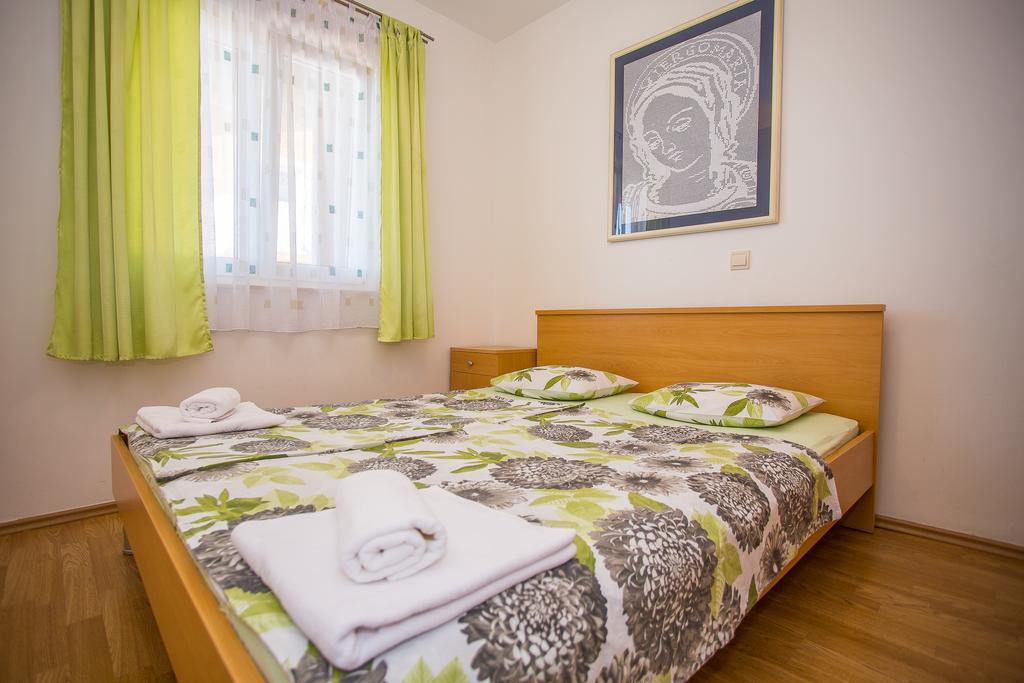 Apartments Mira Kastela Exterior photo